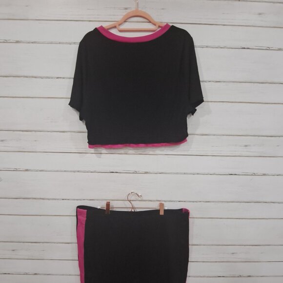 Hello.Kitty - Picture 2 of 2